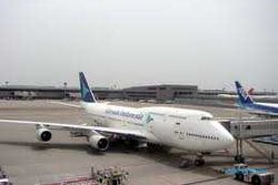 Garuda Tertabrak Kontainer di Bandara Changi Singapura