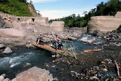 NORMALISASI SUNGAI: Dua Sungai di Lereng Merapi Dinormalisasi