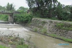 BANJIR KLATEN : 9 Desa Di Tepi Kali Dengkeng Terendam Air, Tanggul Desa Talang Jebol