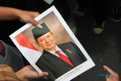   KUNJUNGAN SBY:  Kunjungi Solo, SBY Didemo