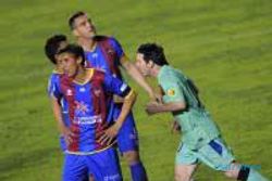 LA LIGA: Dua Gol Messi Menangkan Barca atas Levante