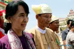 Aung San Suu Kyi Dilantik Sebagai Anggota Parlemen