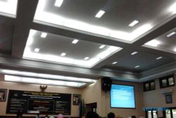 JADI MOMOK: Mahasiswa UMS Gelar Seminar UN Bahasa Indonesia