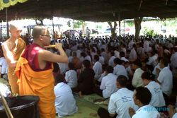  WAISAK: Ribuan Umat Buddha Rayakan Waisak di Candi Sewu