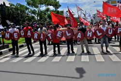 DEMO HARI BURUH: Gubernur Jateng dan Walikota Semarang Dihujat