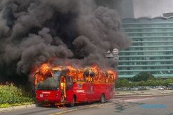 Bus Transjakarta Terbakar, Jl. Sisingamangaraja Jakarta Selatan Ditutup