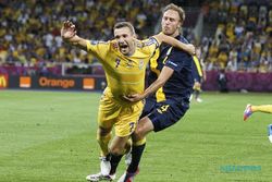 Dua Gol Shevchenko Menangkan Ukraina 2-1 Atas Swedia