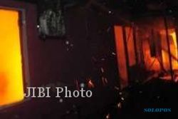 KEBAKARAN: Satu Rumah di Kompleks Universitas Muhammadiyah Purwokerto Terbakar