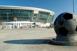 Monumen Bola, Tempat Kencan Fans Bola di Donetsk
