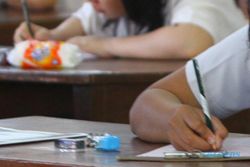UJIAN NASIOAL 2016 : Sejumlah SMP di Semarang Lulus UN 100%