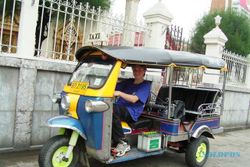 PENGHEMATAN ENERGI: Pak SBY, Lihatlah Tuktuk Itu!
