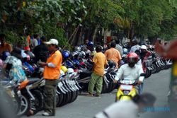 PREMANISME Parkir Dikeluhkan Masyarakat