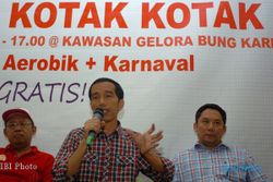 PILPRES 2014 : Kembali Pakai Kotak-Kotak, Jokowi Sebut Mirip Dude Herlino