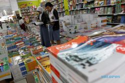 PENDIDIKAN INDONESIA :  Tingkatkan Transparansi, Buku Kurikulum 2013 Dibeli Online