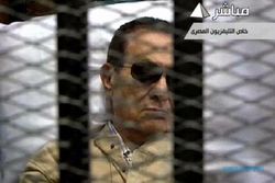 VONIS DIKTATOR: Mubarak Dihukum Seumur Hidup
