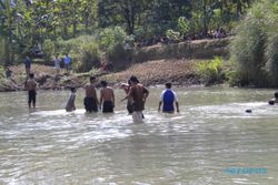  SISWA MTS LAILATUL QADAR Terseret Arus Sungai, 1 Ditemukan Tewas