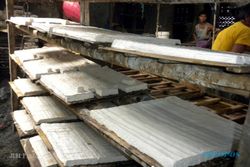 TAHU: Puluhan Buruh Pabrik Tahu di Sragen Dirumahkan