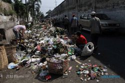 SAMPAH MELUBER: Pemkot Solo Pusing Atasi TPS Sampah Pasar Kliwon