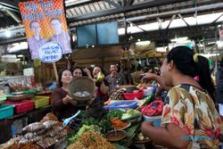 Saweran Pedagang Pasar Gede untuk Sang Walikota