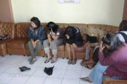 WANITA PENJAJA SYAHWAT : Satpol PP Surabaya Minta Kepolisian Pidanakan Penjual Wanita Eks Lokalisasi