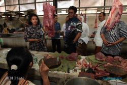 SIDAK PASAR: Dispertan Temukan Daging Sapi Glonggongan di Pasaran