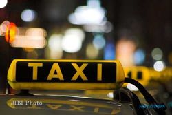 POLEMIK TAKSI UBER : Rekomendasi Pemblokiran Uber dan Grab Car, Pengemudi Angkutan Demo Kemenkominfo
