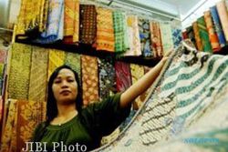 PASAR JOHAR TERBAKAR : Pengrajin Batik Pekalongan Ikut Terpuruk