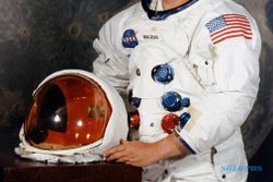 Keluarga: Ingin Hormati Neil Armstrong? Berkediplah Pada Bulan