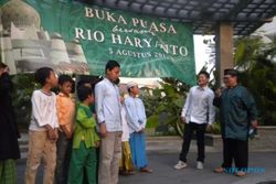BUKBER ANAK YATIM: Rio Haryanto Targetkan 10 Besar di GP2