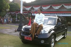 MOBIL NASIONAL : Soal Mobnas, Jokowi Jagokan Esemka Ketimbang Proton