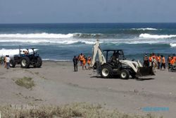LIBUR LEBARAN 2014: Wisata ke Pantai, Awas Gelombang Tinggi...