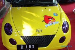 Si Mungil Berhias Angry Birds