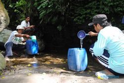 BENCANA KEKERINGAN : Air Bantuan dari Pemkab Tak Layak Minum