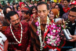 JOKOWI PRESIDEN : Paranormal Benarkan Ada Makhluk Halus Dampingi Kirab Jokowi-JK