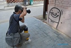 ASIA CALLING: Grafiti Politis di Dinding Beijing