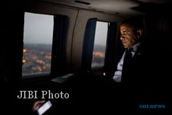 OBAMA VS ROMNEY: Barack Belajar di Pesawat