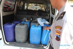 MIRAS: Polisi Gagalkan Penyelundupan Ratusan Liter Ciu