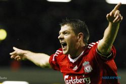 LIGA PREMIER 2013/2014 : Gerrard Butuh Satu Gol Lagi untuk Genapi Koleksi 100 Gol