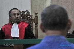 SUAP HAKIM: Dituding Terlibat, Hakim Tipikor Semarang Pragsono Santai