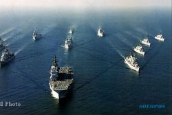 Teluk Memanas:Iran Luncurkan Kapal Selam Saat AS Latihan Perang