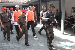 SIDANG BENTROKAN GANDEKAN: Ratusan Polisi Amankan Sidang Iwan Walet di PN Semarang