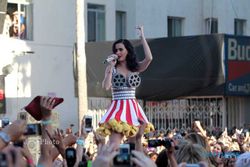 Katy Perry Raih Gelar Billboard Woman of the Year