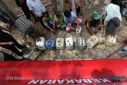 KEKERINGAN BANTUL : 20.000 Liter Air Dipasok ke Dengkeng