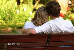 TIPS HUBUNGAN INTIM : Inilah 4 Cara Seksi Menggoda Pasangan 