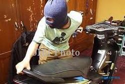 PENCURIAN KARANGANYAR : 2 Pemuda Solo Bawa Kabur Sepeda Motor Milik Warga Jaten
