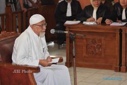 SIDANG PK BA'ASYIR : Tiga Terpidana Kasus Terorisme akan Bersaksi untuk Ba'asyir
