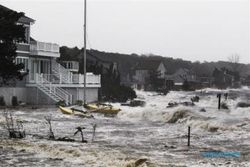 Diterjang Sandy, 120 Orang Terjebak di Pulau Terpencil