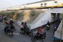 UNDERPASS MAKAMHAJI: Aktivis HMI Tuntut Perbaikan Jalan