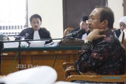 KASUS BUPATI SRAGEN : Kasus Mengarah Suap, Agus Fatchur Rahman Terancam Ditahan