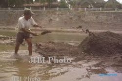 Tak Ada Normalisasi Sungai Dengkeng, Puluhan Desa Terancam Banjir